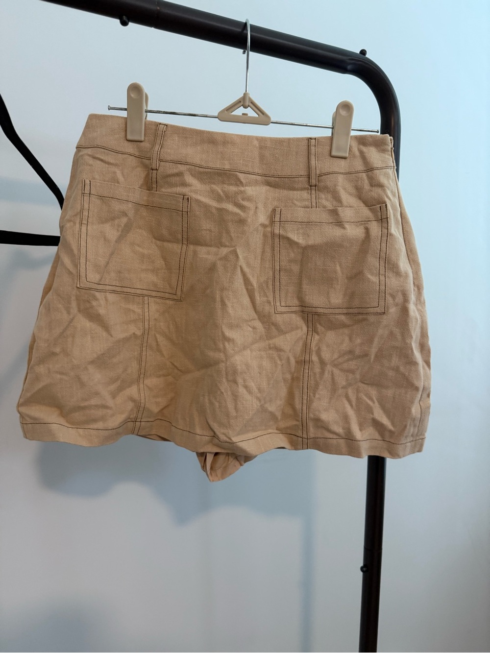 NWT Showpo SKYLER MINI SKORT
Linen Look Cargo Mini Skort In Beige - Picture 4 of 6